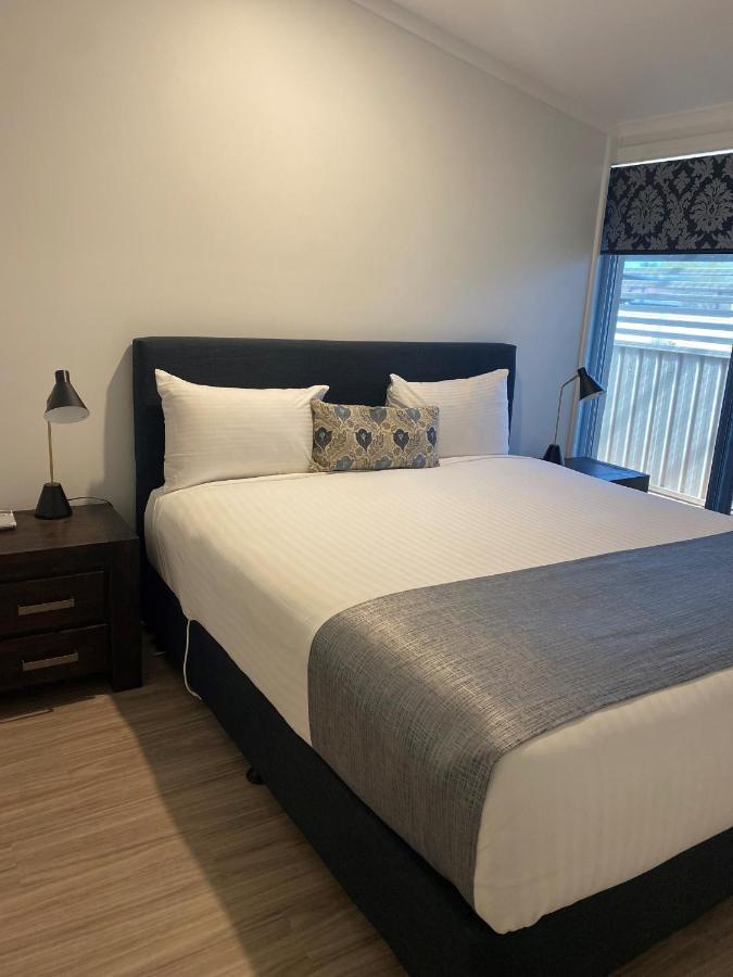 New England Motor Lodge Глен-Иннес Экстерьер фото